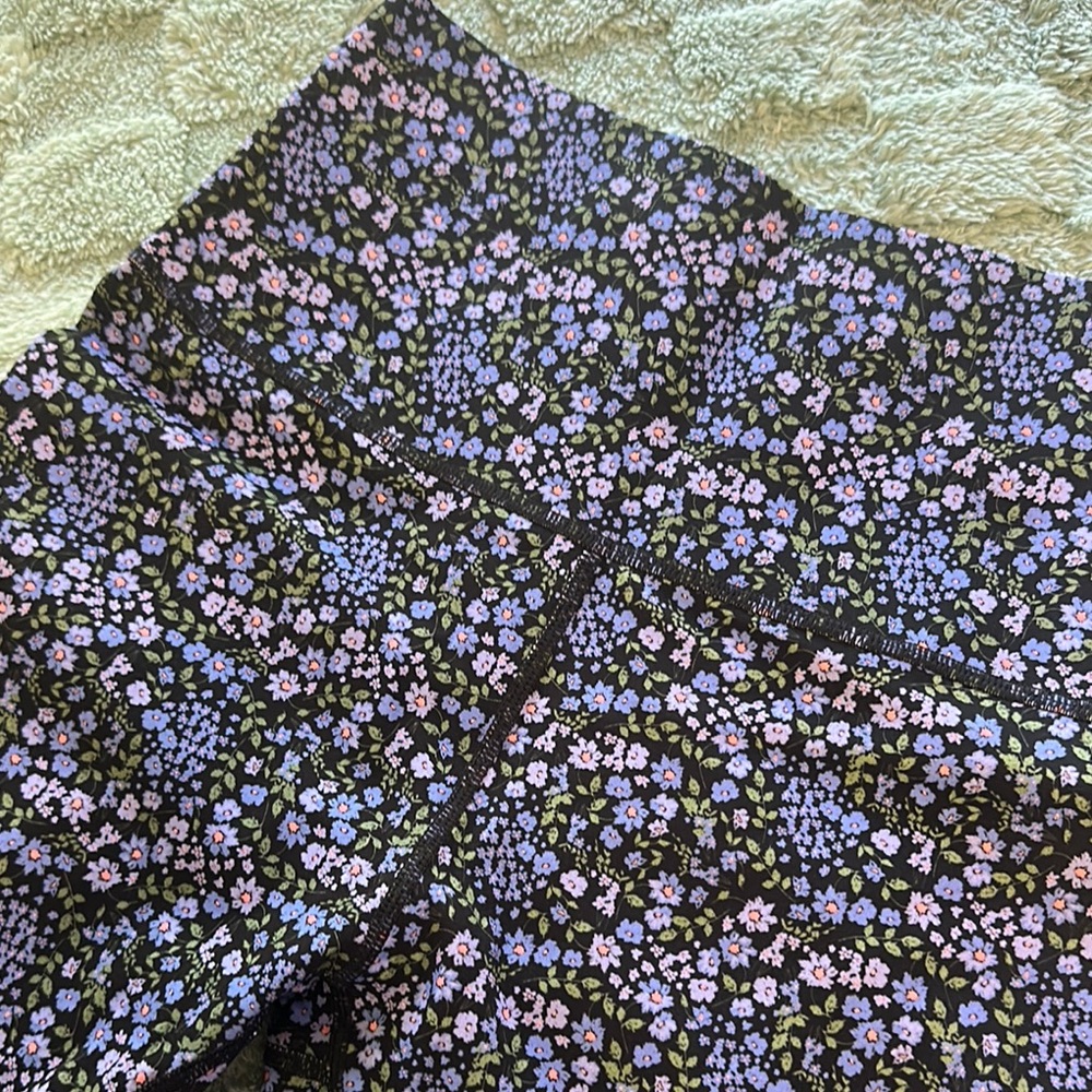 Knix‎ HiTouch High Rise Leggings in Garden Daze - Picture 4 of 6